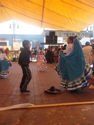 Festival "aunque te quites, aunque te pongas", dia de muertos en Chicoloapan. 27/10/2012 Plaza de San Vicente
