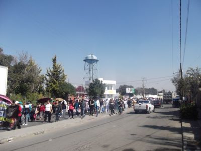 ManifestaciÃ³n en solidaridad con #Ayotzinapa Comunidades educativas de Chicoloapan. 1 - 12 -2014
Pasando por auris

