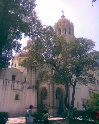Cerca de Chicoloapan
Iglesia de Coatepec, cerca de Chicoloapan
Keywords: iglesia coatepec