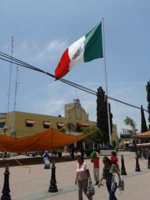 Bandera en la Plaza Municipal, 30 de Julio de 2012, por Panchomachete
