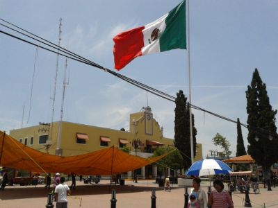 Bandera en la Plaza Municipal, 30 de Julio de 2012, por Panchomachete
