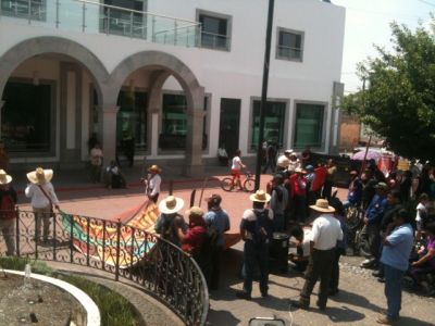 Fuego de la Digna Resistencia en Chicoloapan. Explanada de San Vicente 4 de Mayo 2015
