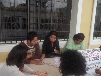 Entrevista a coordinador y estudiante de la unviersidad RevoluciÃ³n. 18/7/2012
