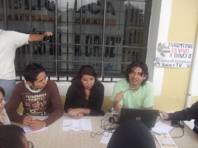 Entrevista a Profesor y estudiantes dela Preparatoria PrÃ³ceres de le EducaciÃ³n. 18/7/2012
