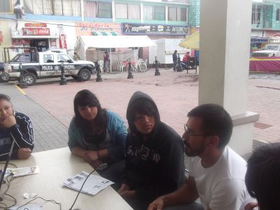 Entrevista a Profesor y estudiantes dela Preparatoria PrÃ³ceres de le EducaciÃ³n. 18/7/2012
