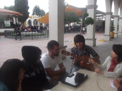 Entrevista a Profesor y estudiantes dela Preparatoria PrÃ³ceres de le EducaciÃ³n. 18/7/2012
