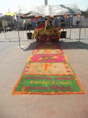 Ofrenda y exposiciÃ³n en el marco del festival "aunque te quites y aunque te pongas" Octubre 2012
