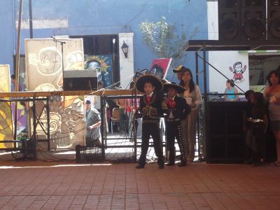 Festival "aunque te quites, aunque te pongas", dia de muertos en Chicoloapan. 27/10/2012 Plaza de San Vicente
