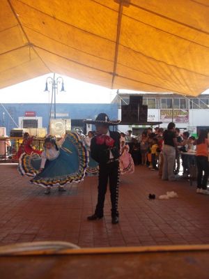 Festival "aunque te quites, aunque te pongas", dia de muertos en Chicoloapan. 27/10/2012 Plaza de San Vicente
