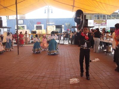 Festival "aunque te quites, aunque te pongas", dia de muertos en Chicoloapan. 27/10/2012 Plaza de San Vicente
