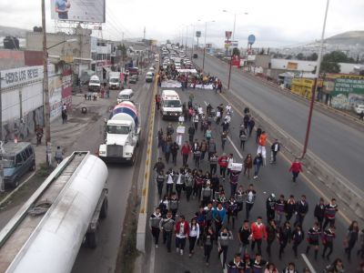 ManifestaciÃ³n en Solidaridad con  los normalistas de #Ayotzinapa en Chicoloapan 22/10/2014 #AyotzinapaSomosTodos
Comunidad educativa Prepa 55, Prepa 224, Universidad RevoluciÃ³n, PLENUM XXI y Magisterio Mexiquense
