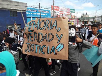 ManifestaciÃ³n en Solidaridad con  los normalistas de #Ayotzinapa en Chicoloapan 22/10/2014 #AyotzinapaSomosTodos
Comunidad educativa Prepa 55, Prepa 224, Universidad RevoluciÃ³n, PLENUM XXI y Magisterio Mexiquense
