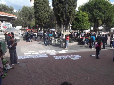 ManifestaciÃ³n de profesores contra la reforma educativa 24 de Agosto de 2015
En coordinaciÃ³n con la CNTE y el magisterio mexiquense, participaron la Prepa PrÃ³ceres de la educaciÃ³n (UPREZ), PLENUM XXI, Prepa 55 y Universidad RevoluciÃ³n (SEI), acompaÃ±ados por activistas sociales
