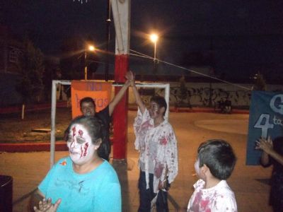 Marcha Zombie y Algazara Cultural, organizada por Guuna Zuuin, en Santa Rosa Chicoloapan. 25/10/2015. exigiendo se active la alerta de gÃ©nero en nuestro municipio.
