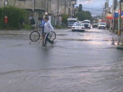 Auris III , inundaciones por las lluvias 18 de Septiembre 2007
Auris III , inundaciones por las lluvias 18 de Septiembre 2007, cerca de la Escuela del Deporte
