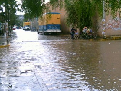 Calle Inundada Cerca del Orfanatorio 18 de Septiembre 2007
Calle Inundada Cerca del Orfanatorio
