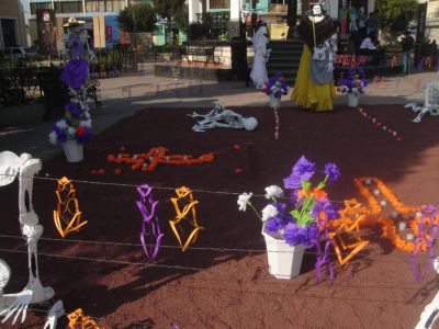 Dualidad en la festividad DÃ­a de muertos, plaza de san vicente chicoloapan octubre 2010
