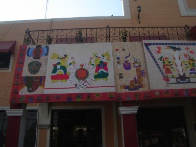 Dualidad en la festividad DÃ­a de muertos, plaza de san vicente chicoloapan octubre 2010
