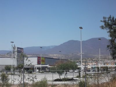 Fuego en la Zona Tlaloc -Telapon vista desde el centro comercial al inicio de las unidades 2 de Junio de 2011
