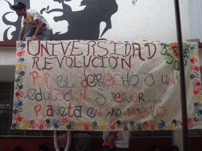 Universidad RevoluciÃ³n es planeta en Movimiento, movilizaciÃ³n en apoyo al movimiento 250.org realizada el 23 de Septiembre de 2011
