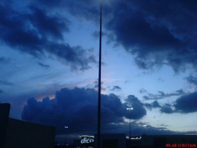 Un elefante en Puerta Texcoco
Una nube con forma de elefante la tarde del 9 de Julio de 2012, tomada desde puerta texcoco hacÃ­a el poniente.
