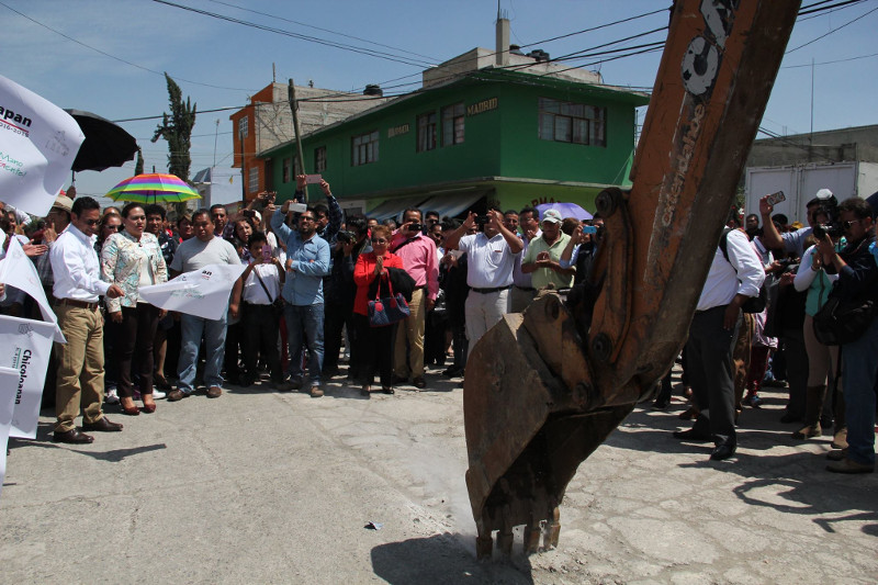 pavimentaran colonia revolucion