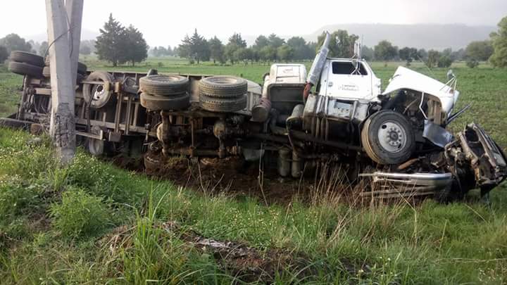 choque trailer camioneta