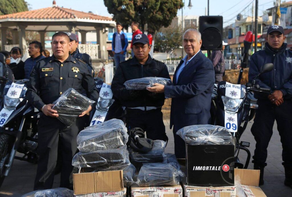 medardo equipo a policias