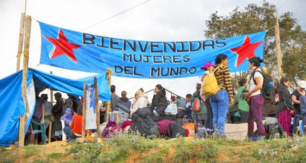 mujeres queluchan