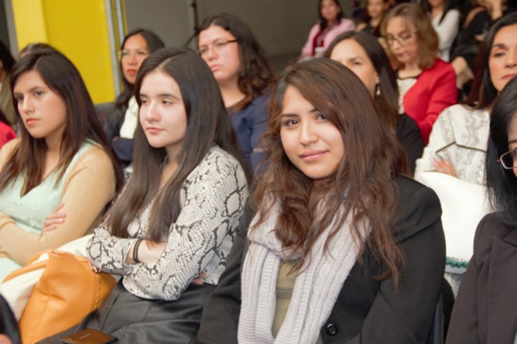 parlamento mujeres convoca