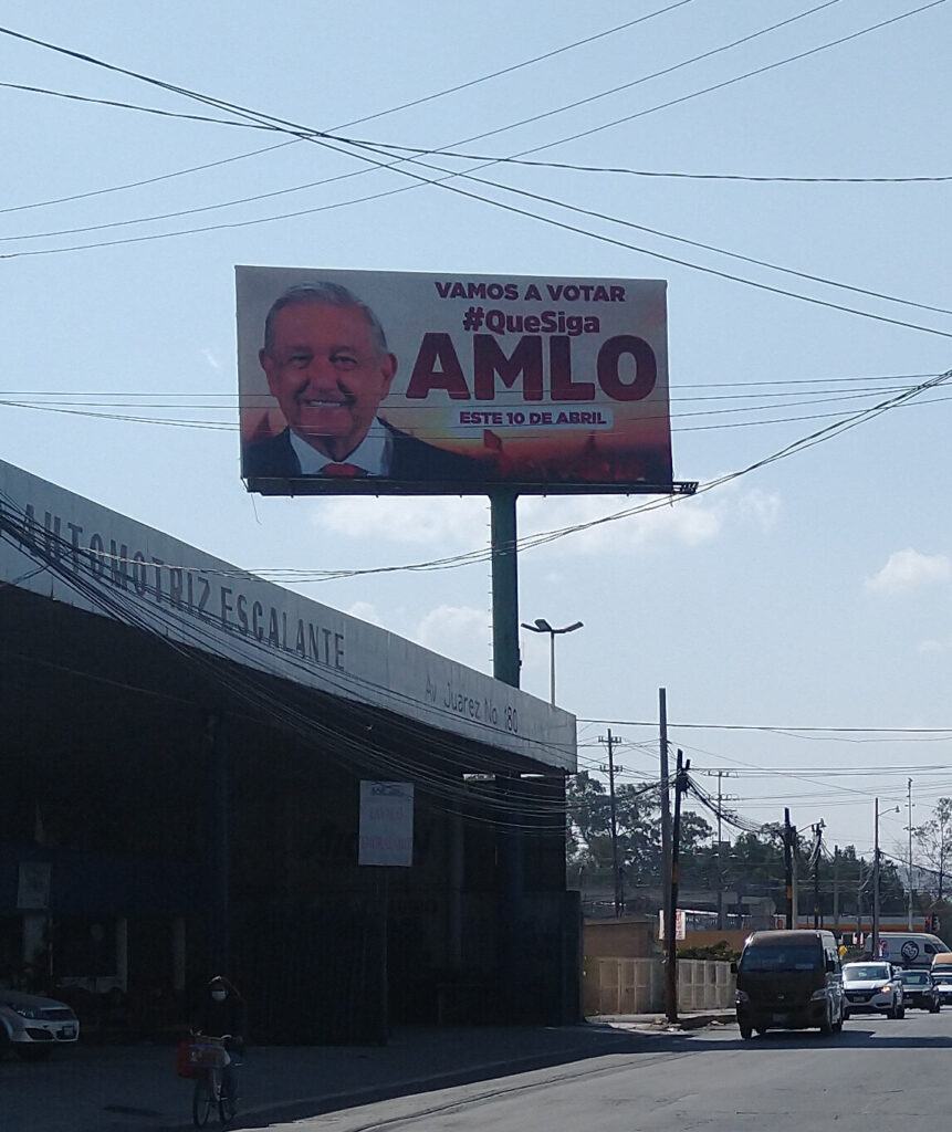 espectacular amlo